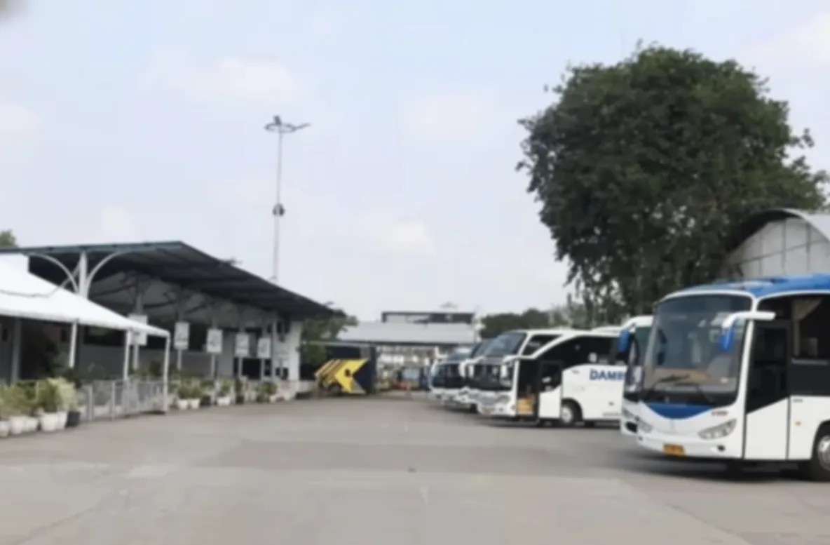 Hatta Dam and Mountain Landscape